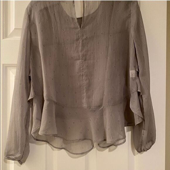 💼LOFT Sheer Gray Ruffled Blouse Like New - Picture 5 of 11